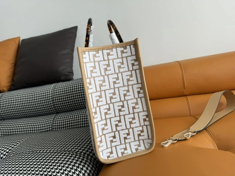F**di shopping bags 4222c-0638
