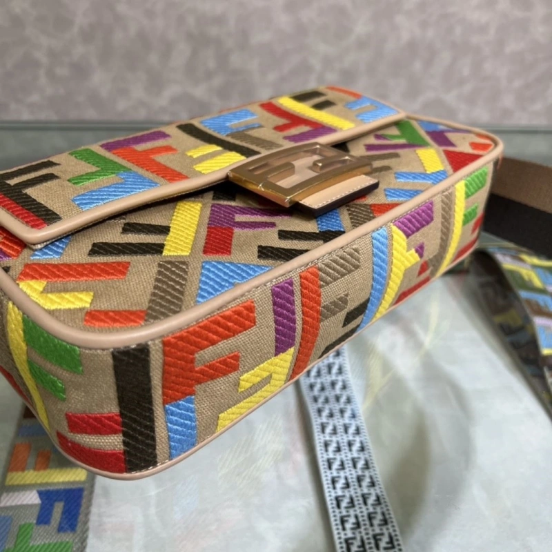 F**di baguette bags 4222c-0702