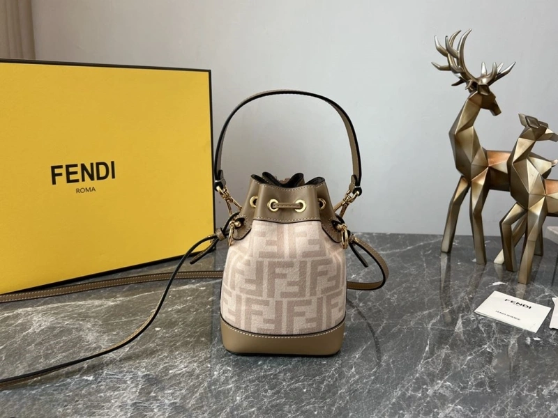 F**di bucket bags 4222c-0709