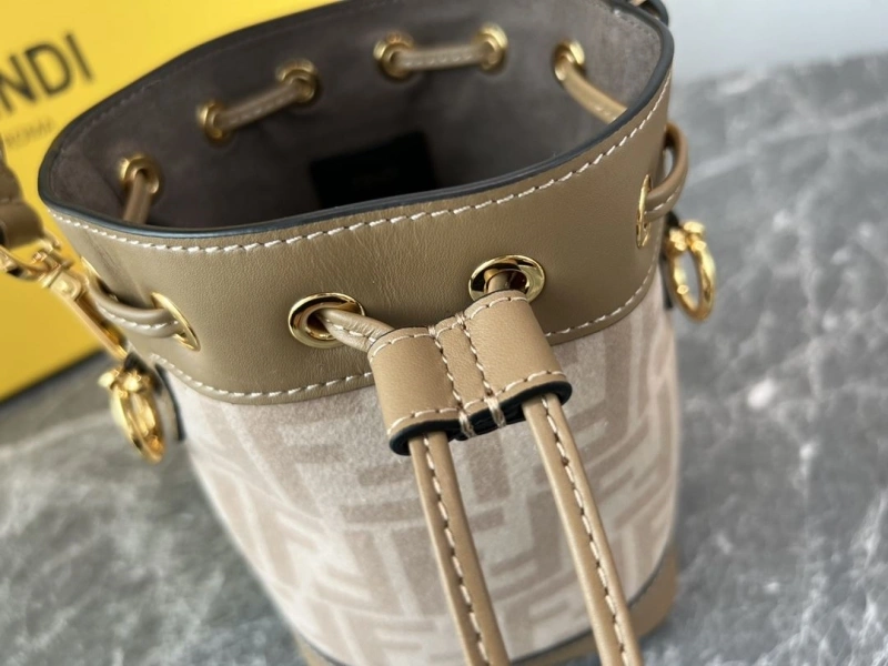 F**di bucket bags 4222c-0709