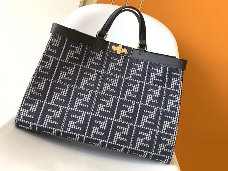 F**di shopping bags 4222c-0718