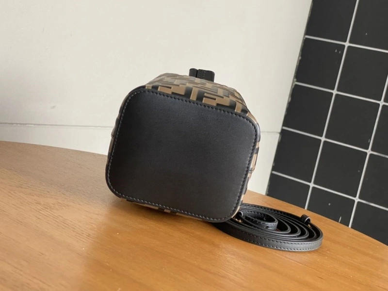 F**di bucket bags 4222c-0762