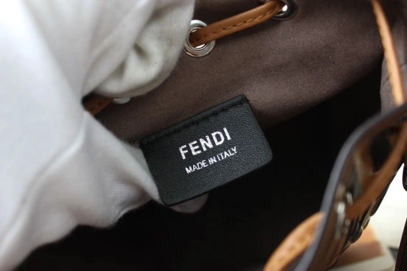 F**di bucket bags 4222c-0763