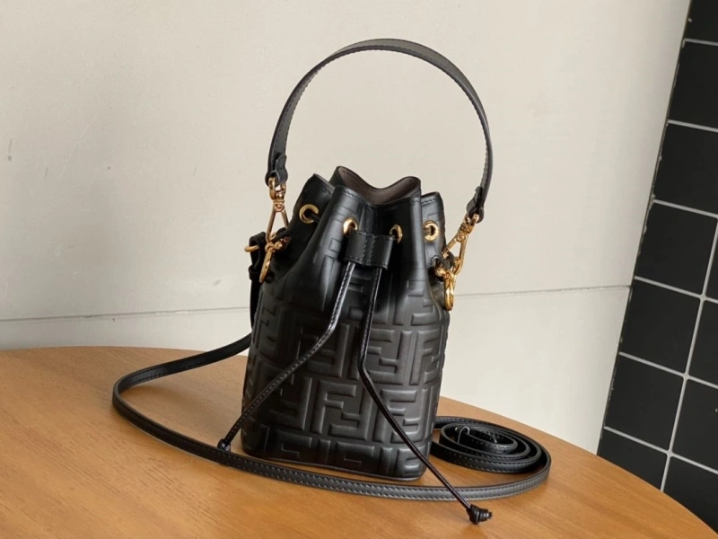 F**di bucket bags 4222c-0764