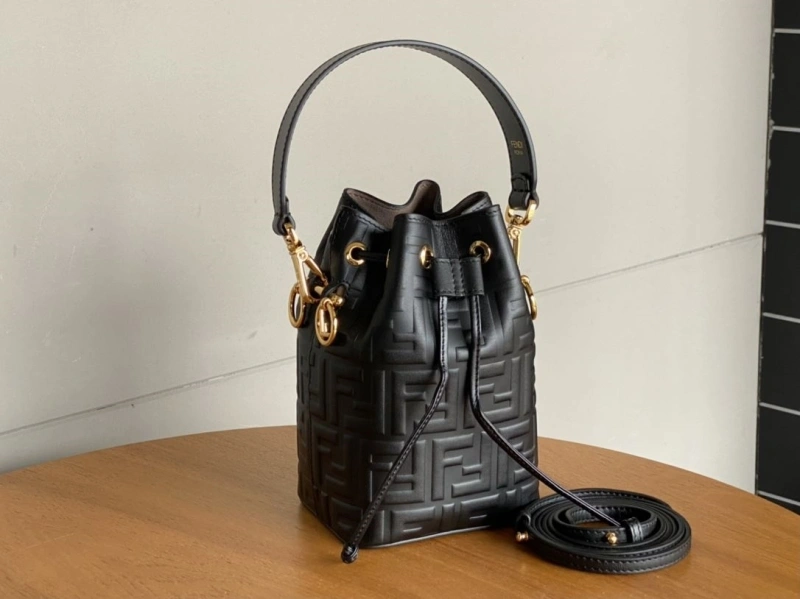 F**di bucket bags 4222c-0764