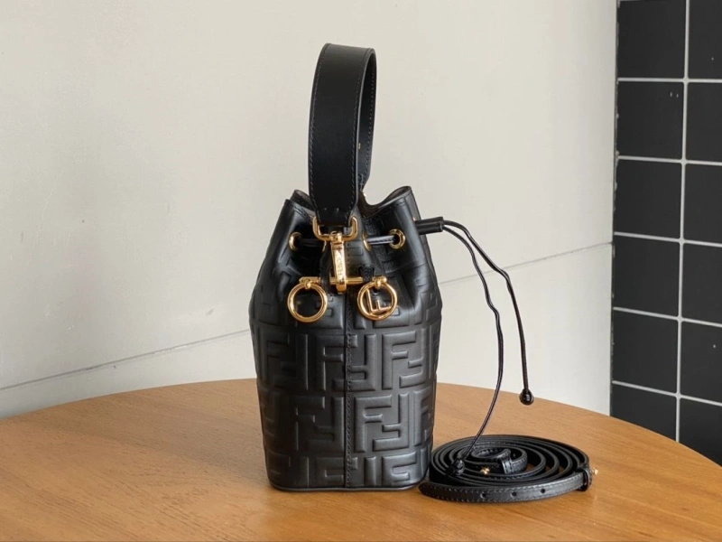F**di bucket bags 4222c-0764