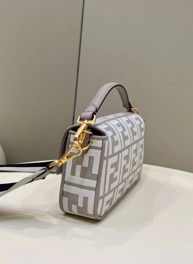 F**di baguette bags 4222c-0817