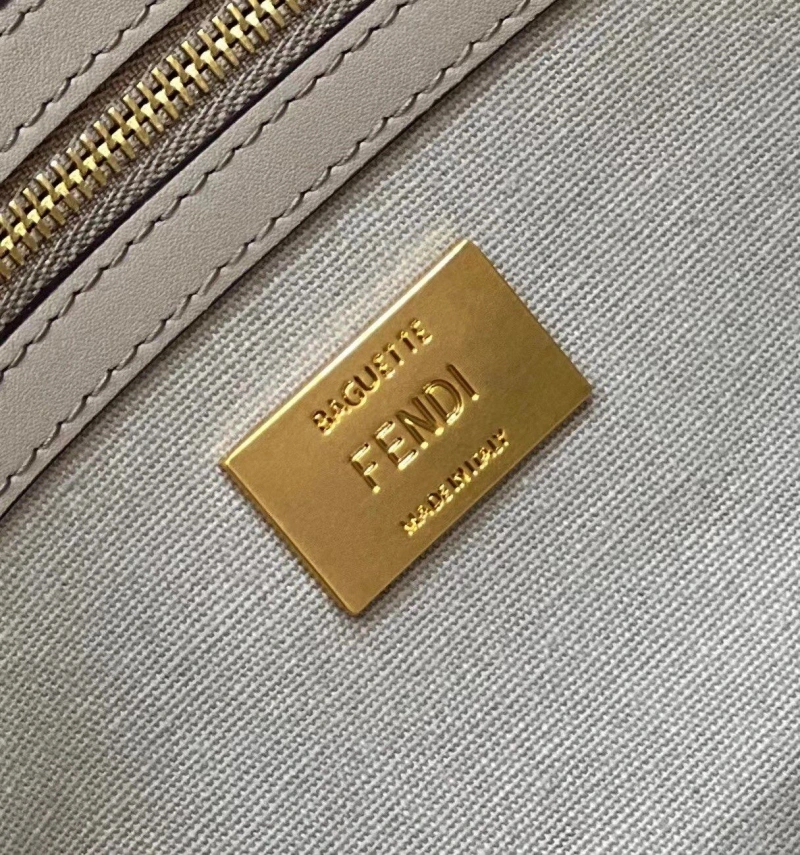 F**di baguette bags 4222c-0817