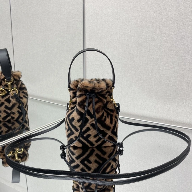 F**di bucket bags 4222c-0825