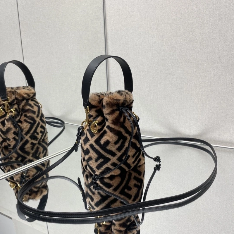 F**di bucket bags 4222c-0825