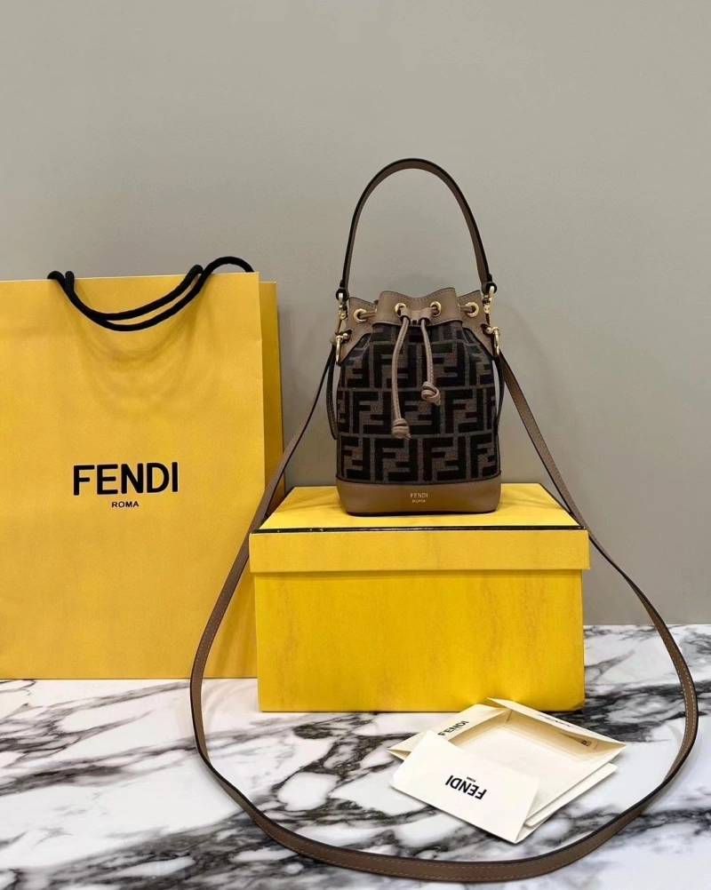 F**di bucket bags 4222c-0826