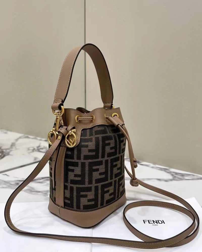 F**di bucket bags 4222c-0826