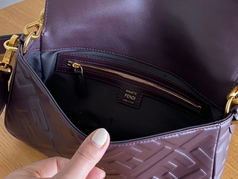 F**di baguette bags 4222c-0827