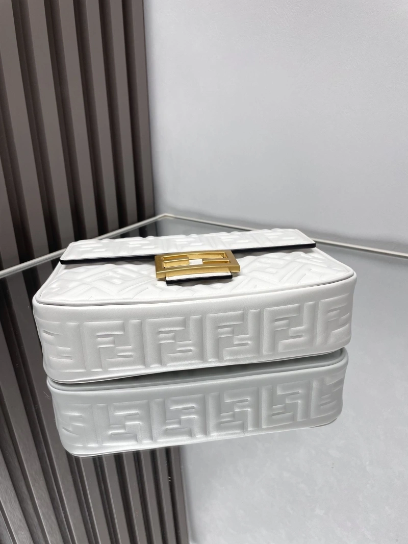 F**di baguette bags 4222c-0832