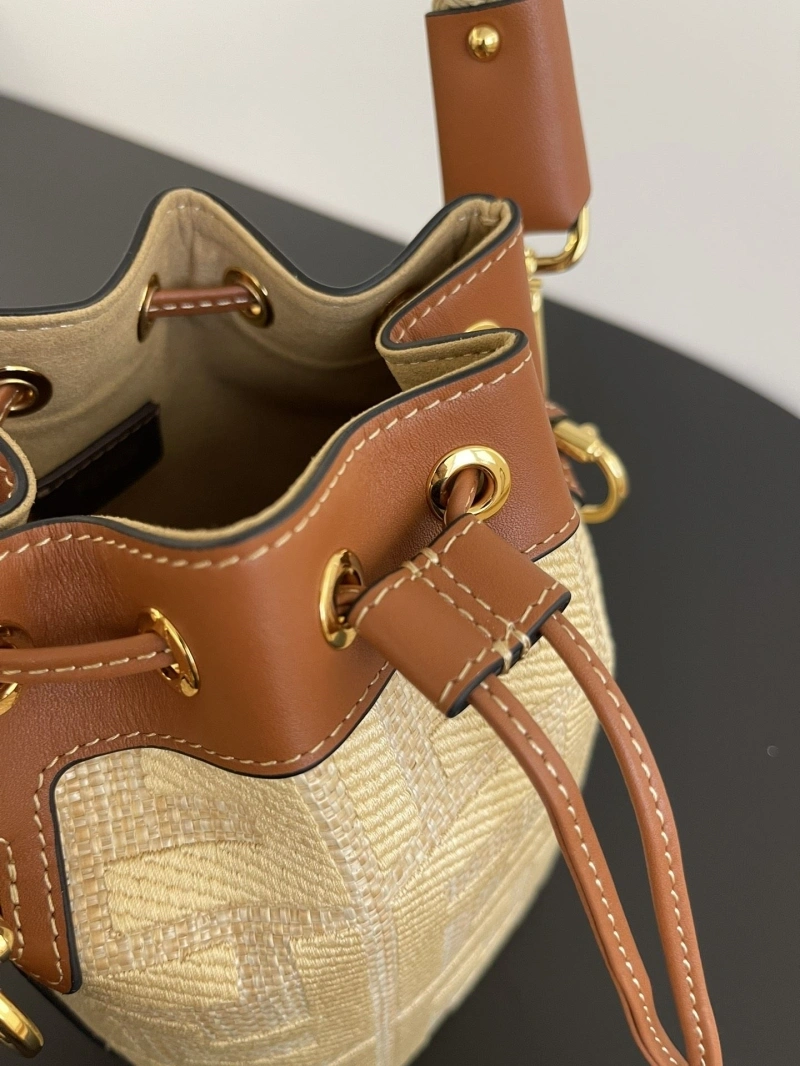 F**di bucket bags 4222c-0843