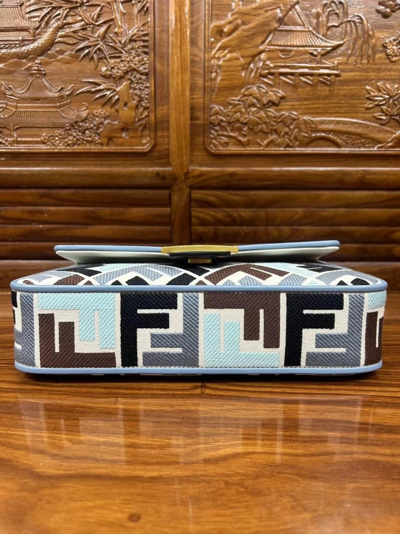 F**di baguette bags 4222c-0848