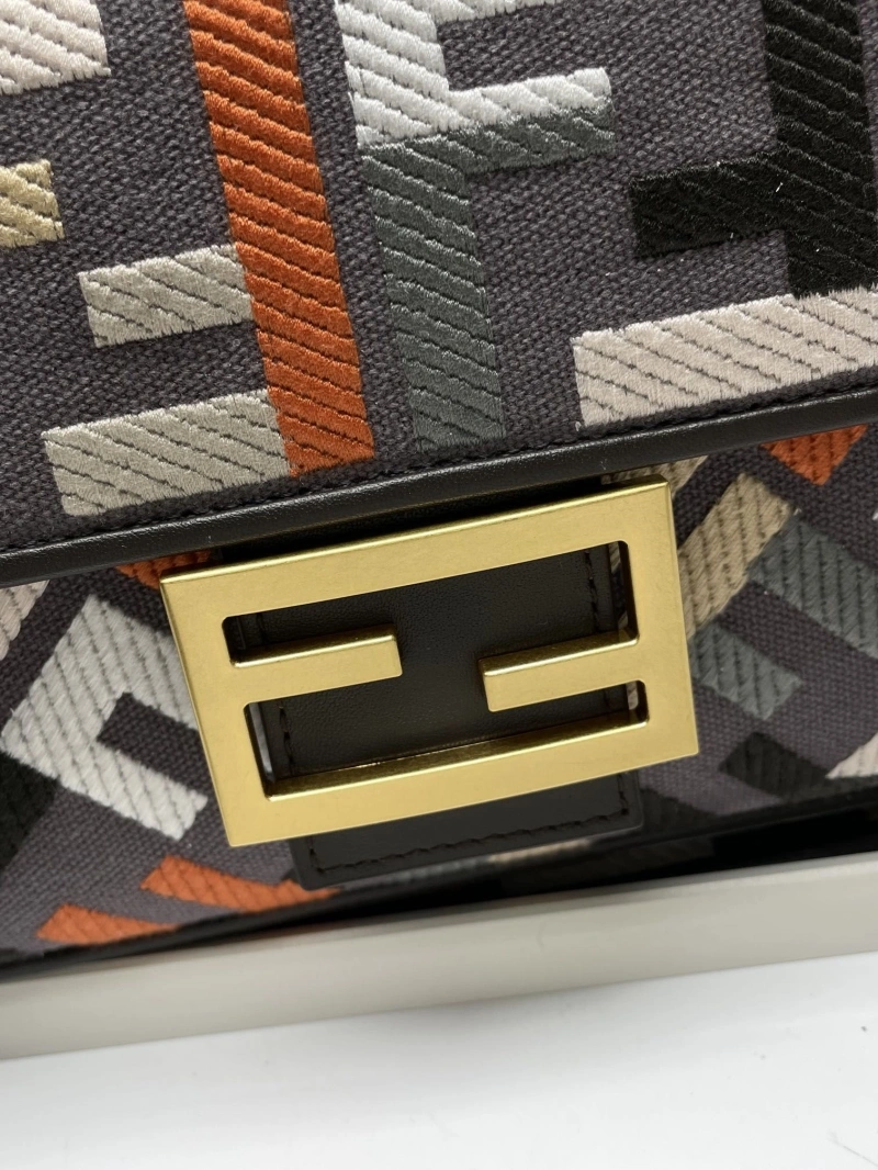 F**di baguette bags 4222c-0862