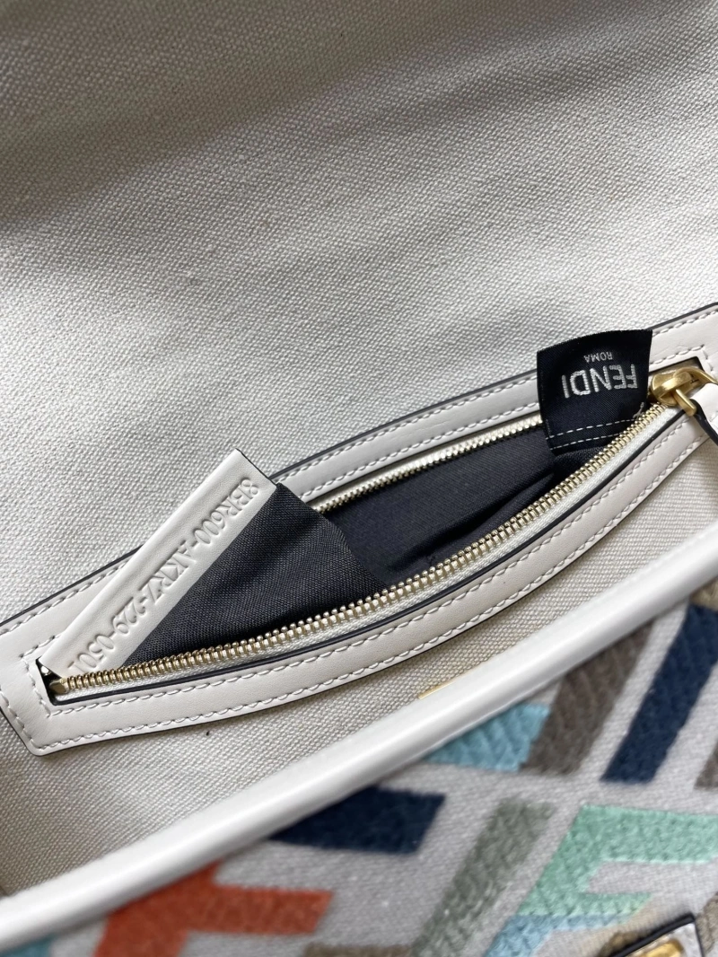 F**di baguette bags 4222c-0863