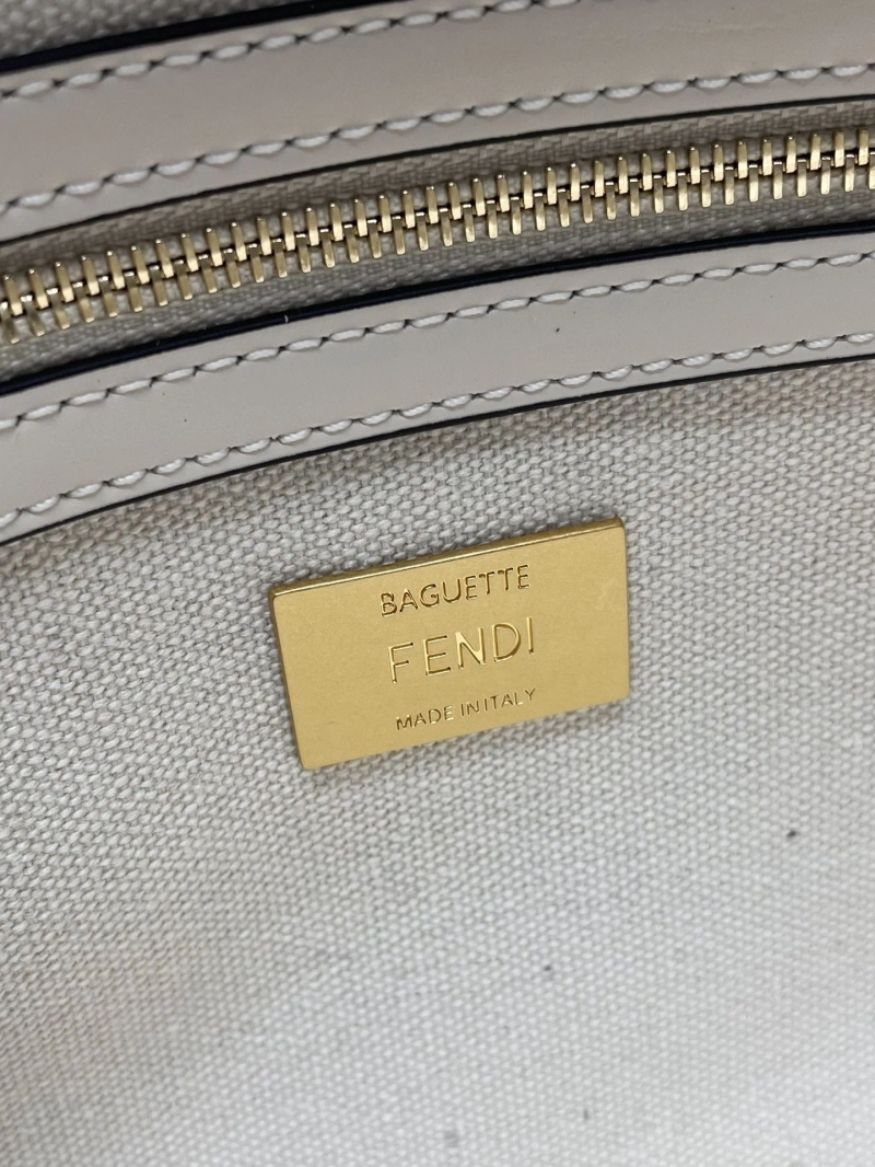 F**di baguette bags 4222c-0863