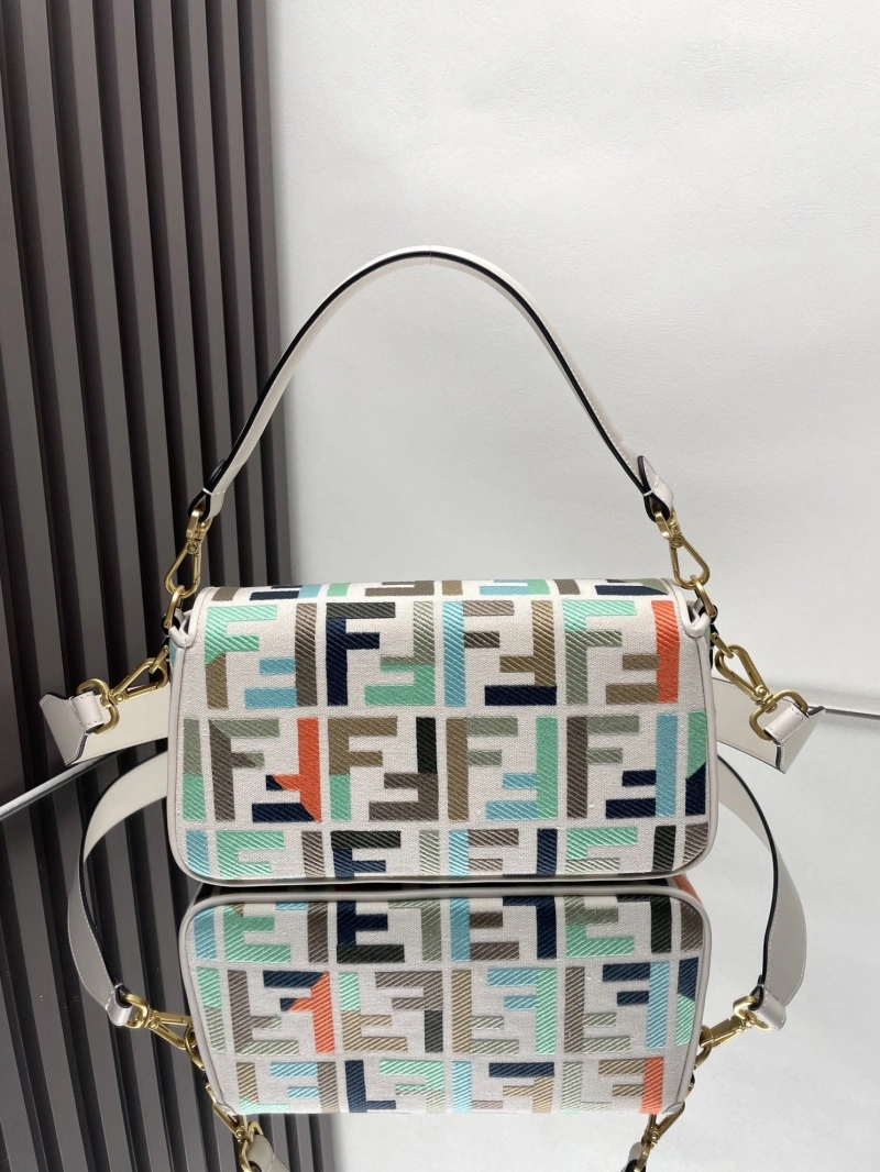F**di baguette bags 4222c-0863