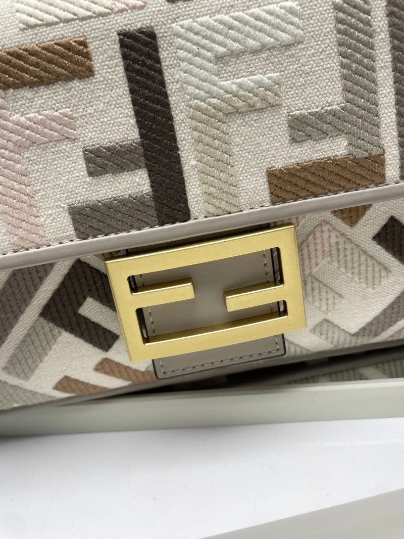F**di baguette bags 4222c-0864