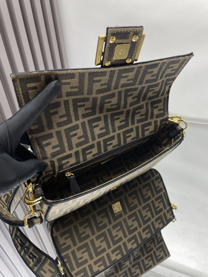 F**di baguette bags 4222c-0866