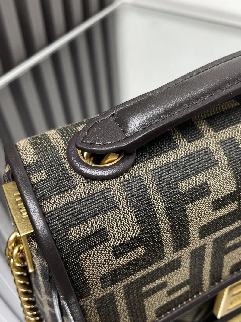 F**di baguette bags 4222c-0867