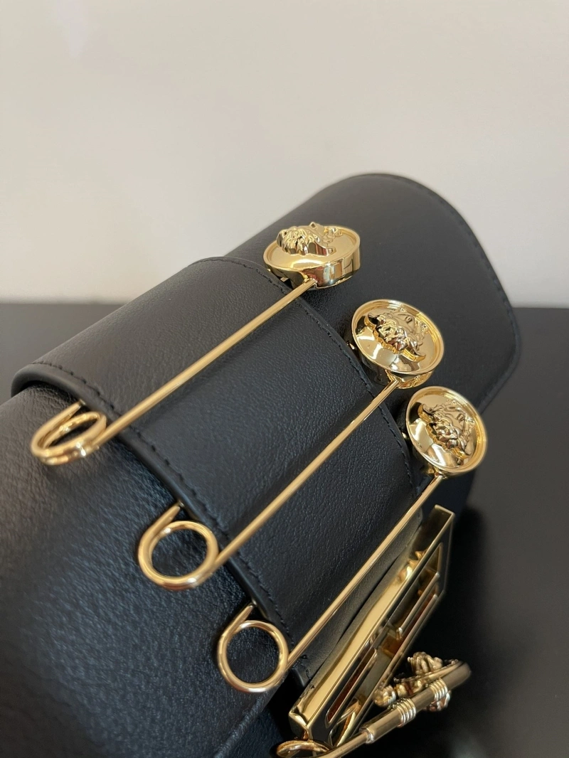 F**di baguette bags 4222c-0885