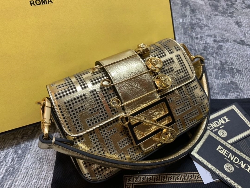 F**di baguette bags 4222c-0887