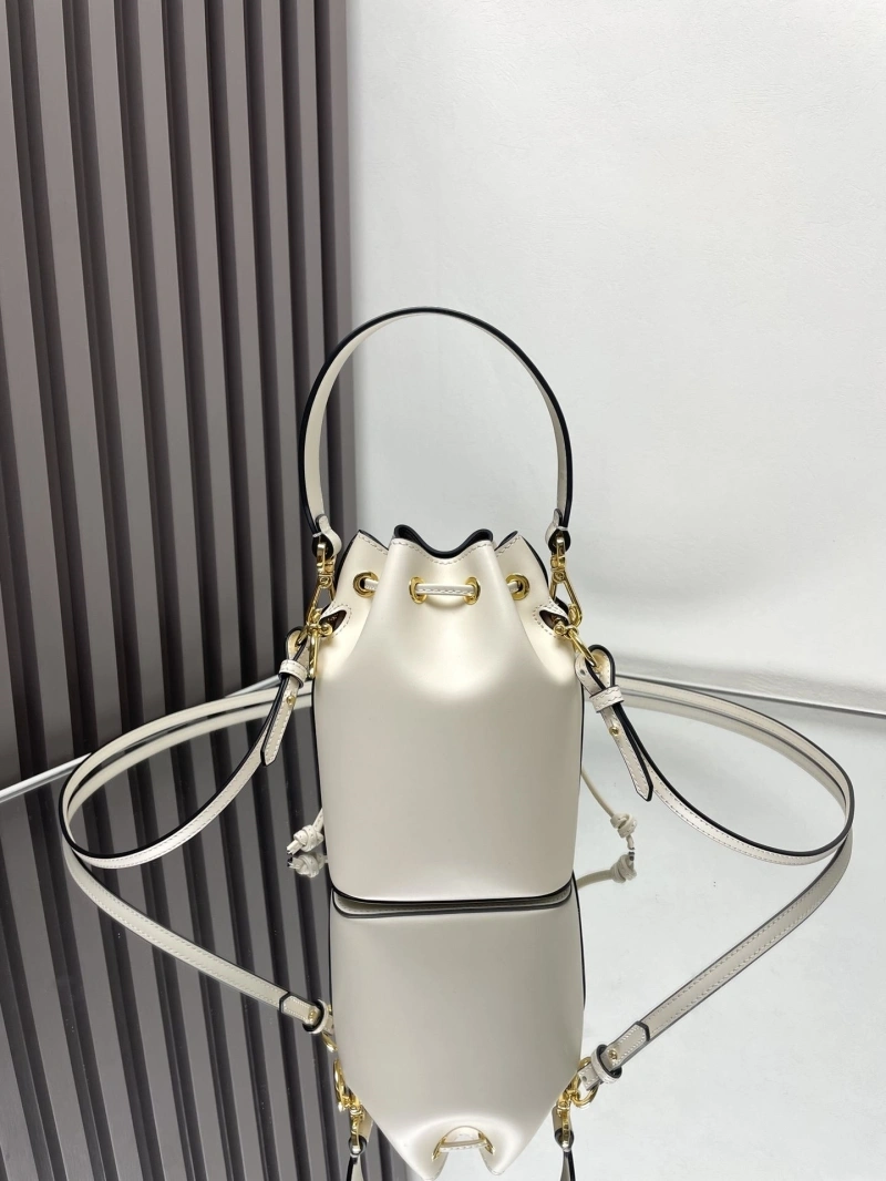 F**di bucket bags 4222c-0909