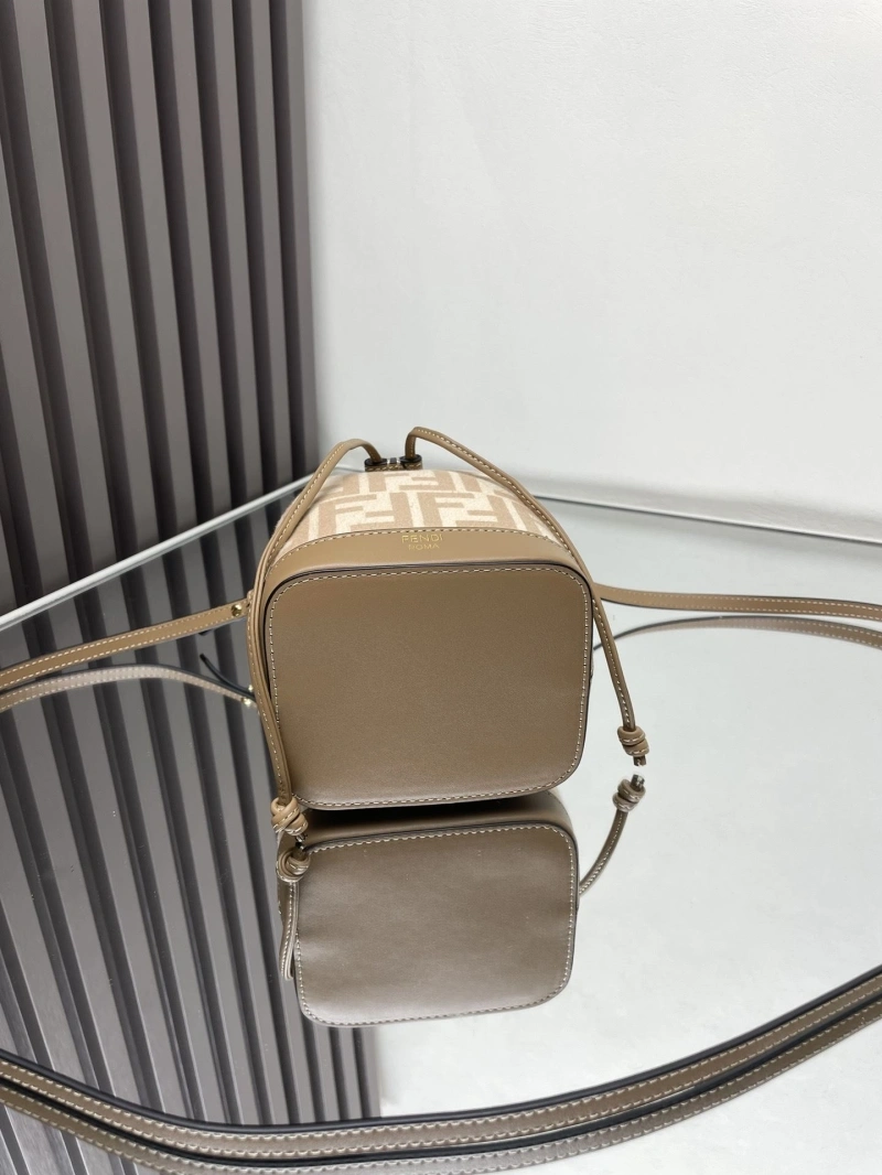 F**di bucket bags 4222c-0911