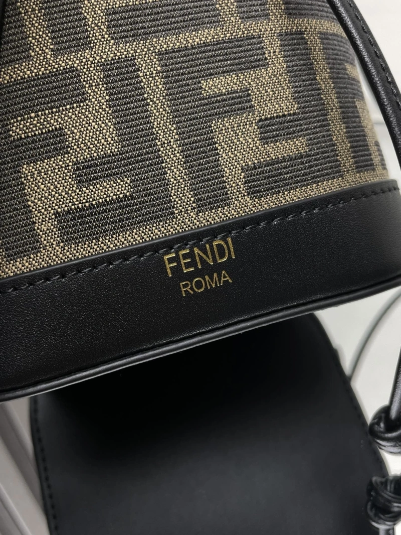 F**di bucket bags 4222c-0913