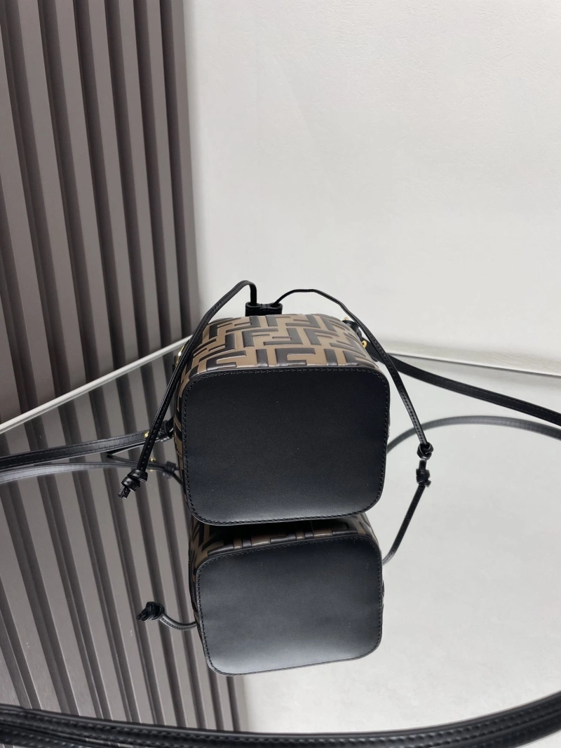 F**di bucket bags 4222c-0926