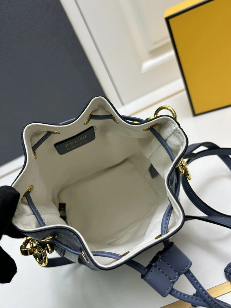 F**di bucket bags 4224-0536