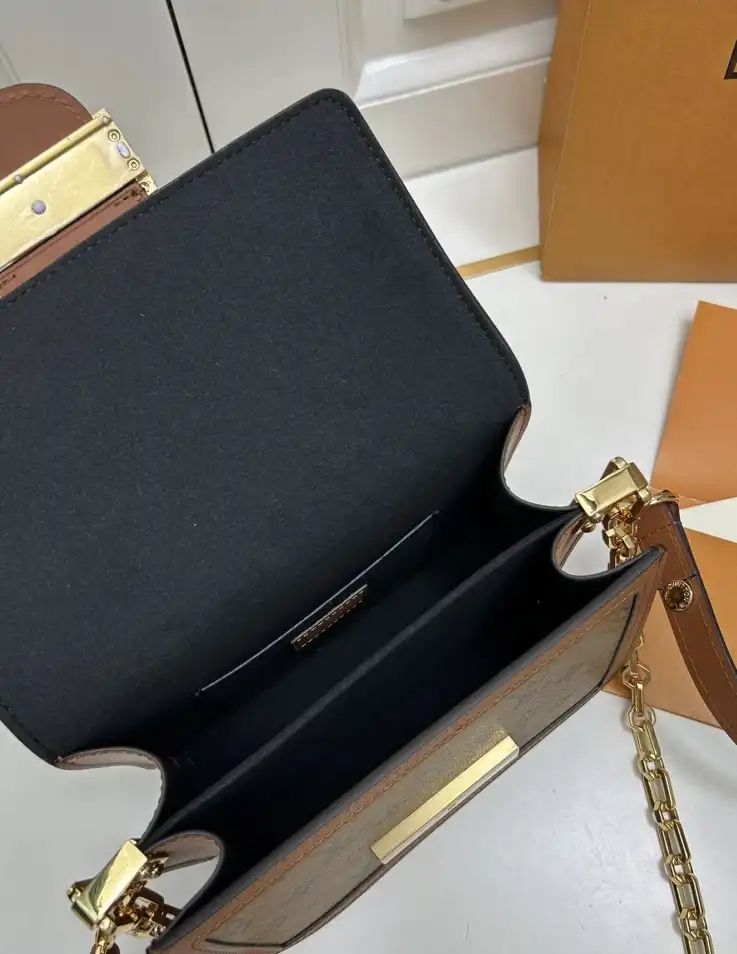 LV Clutch Bags 4224-0574