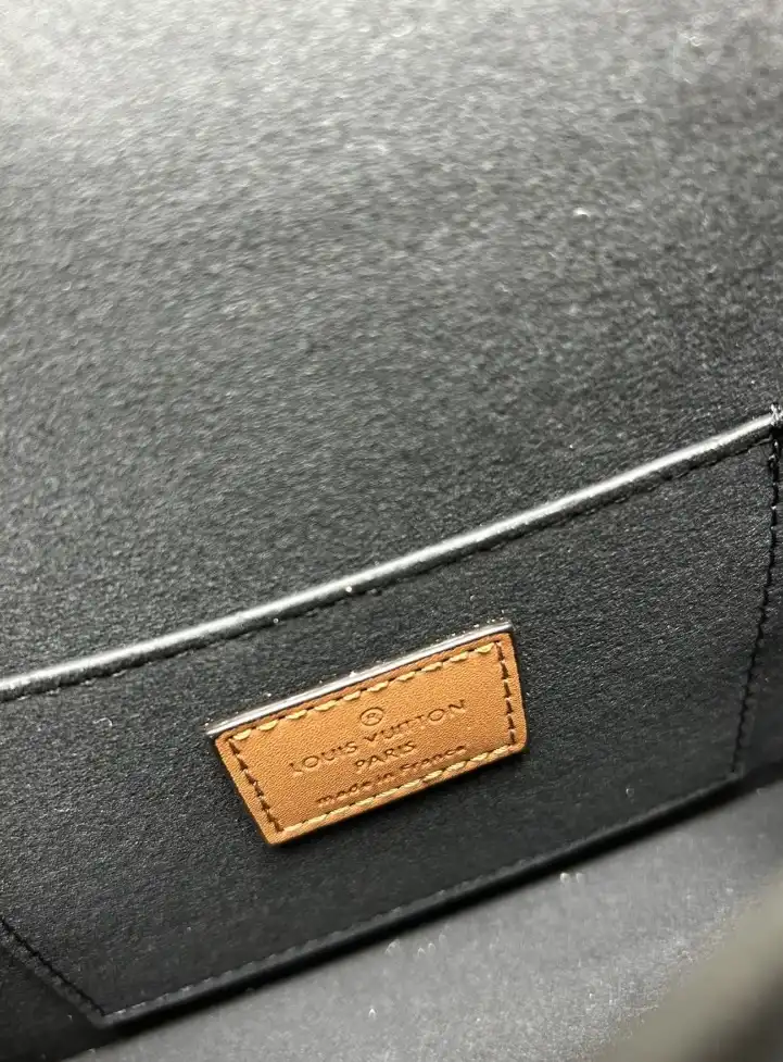 LV Clutch Bags 4224-0574