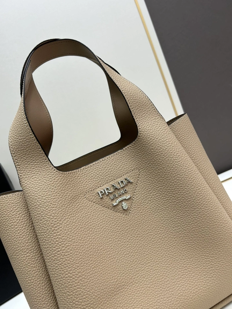 Pra*a shopping bags 4224-0858