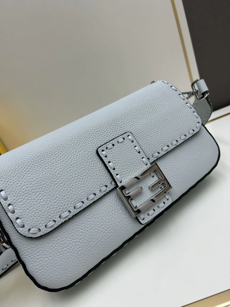 F**di baguette bags 4224-0978