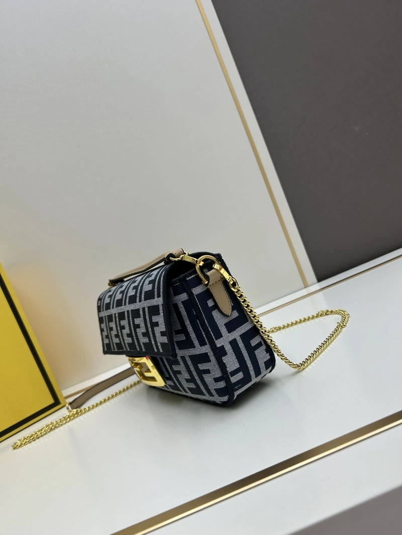 F**di baguette bags 4224-1083