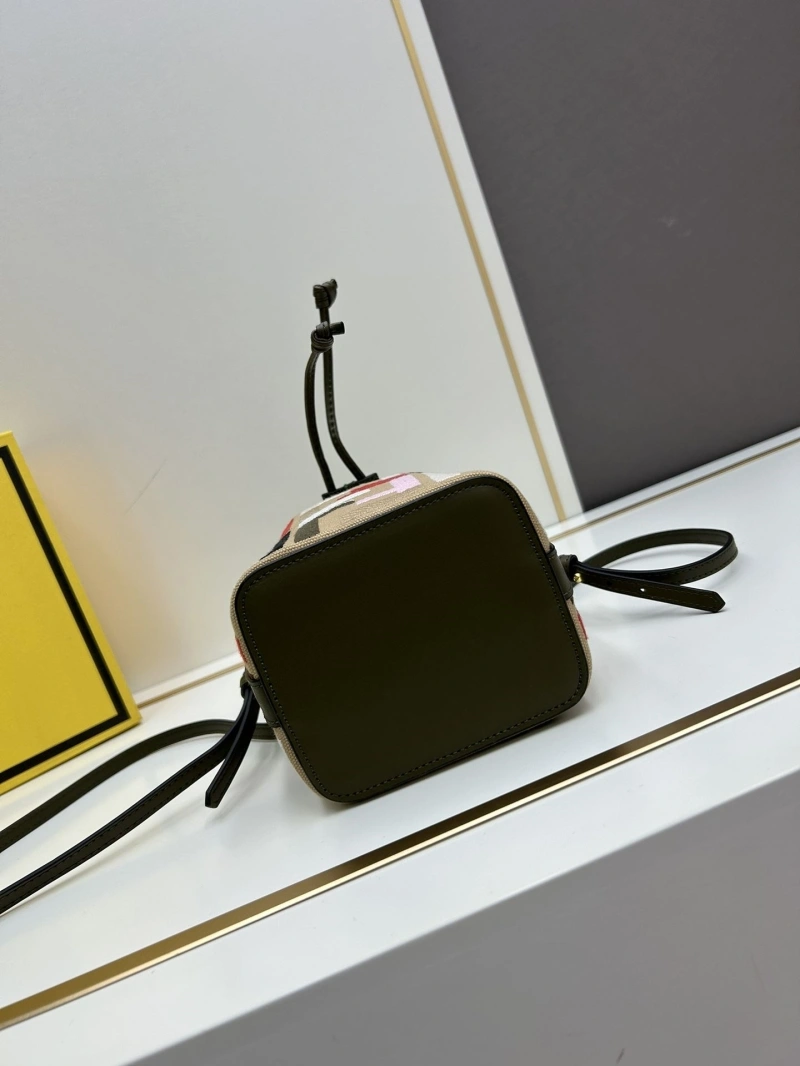 F**di bucket bags 4224-1944
