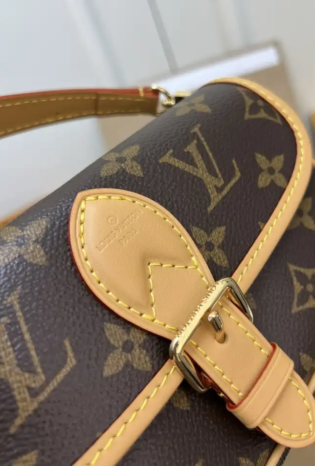 LV Clutch Bags 4224-2010