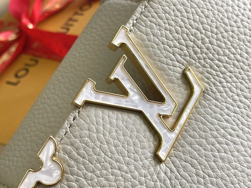 LV Capucines Bags 4233A-1269