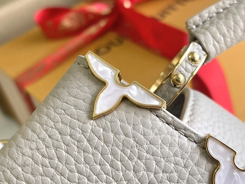 LV Capucines Bags 4233A-1269