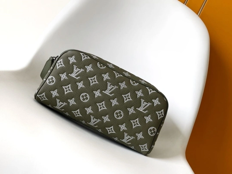 LV Cosmetic Bags 4233A-1529