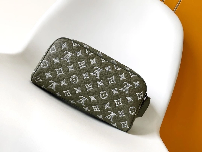LV Cosmetic Bags 4233A-1529