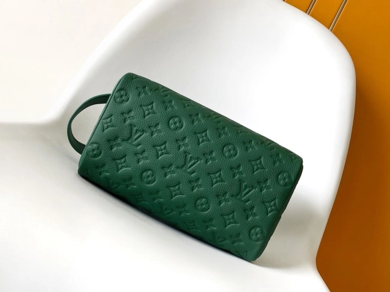 LV Cosmetic Bags 4233A-1532