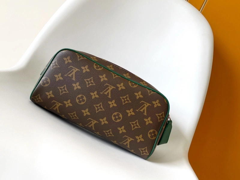 LV Cosmetic Bags 4233A-1567