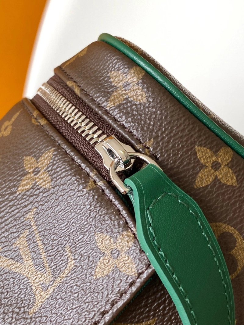 LV Cosmetic Bags 4233A-1567