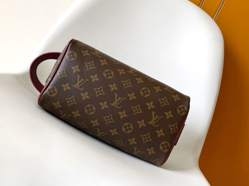 LV Cosmetic Bags 4233A-1568