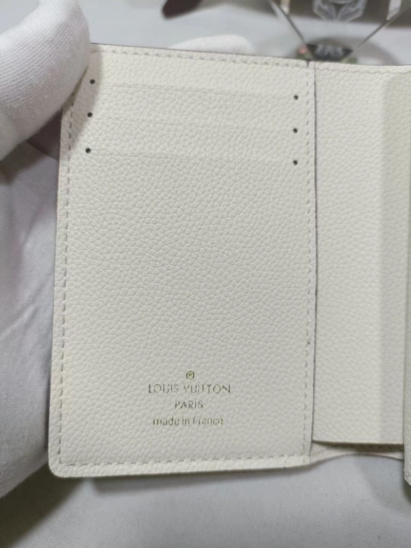 LV Wallets 4233A-2037